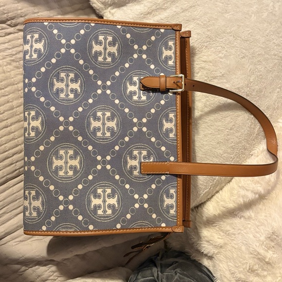 Tory Burch T Monogram small tote in denim - Picture 12 of 16